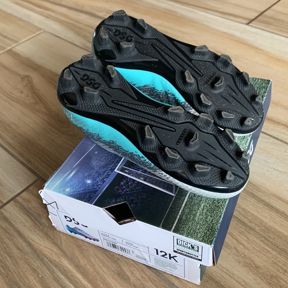 Kids soccer cleats - Picture 3 of 3